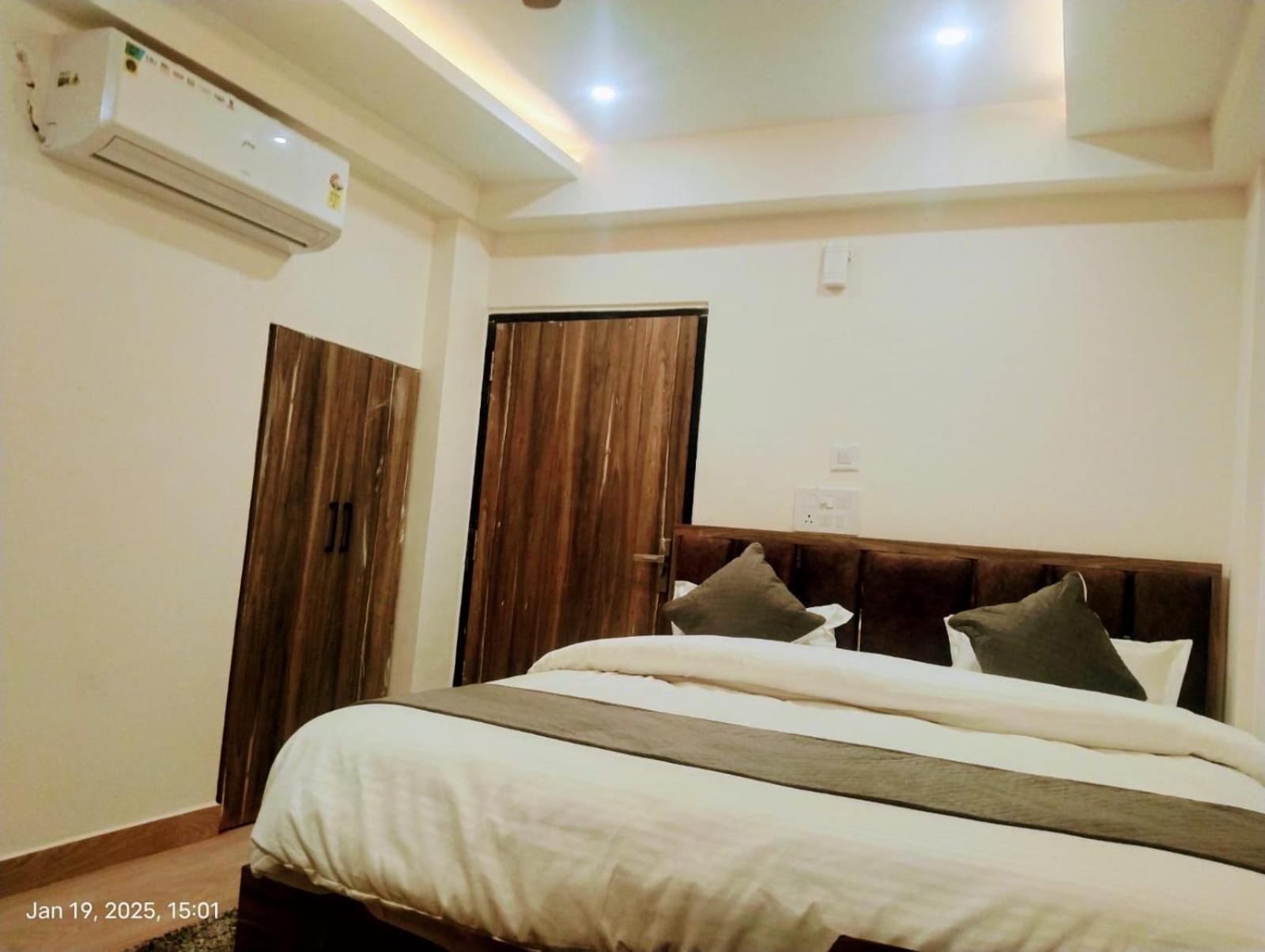 Hotel Abhinandan Ayodhya Exterior foto